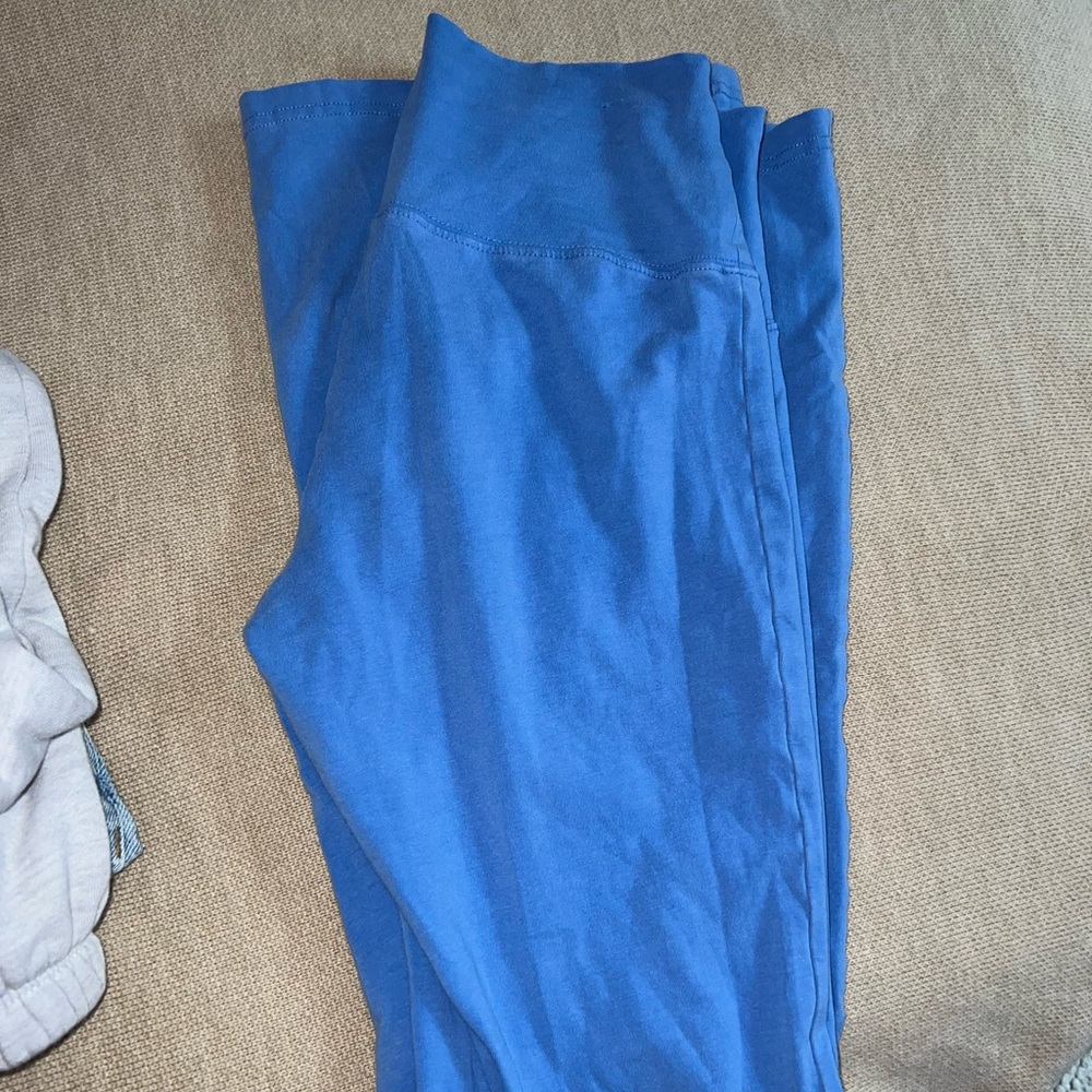 Aritzia TNA flare leggings